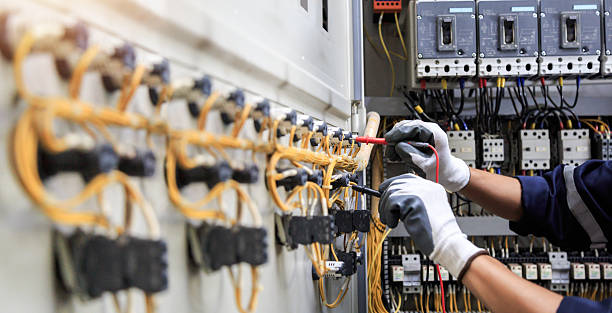 Professional Electrician technician working in Albion, NE